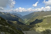 56 Vista panoramica dal Valegino sui Laghi di Porcile e la Valle Lunga